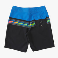 Boys Boardshort - Billabong Momentum Pro Performance 17" Boardshorts